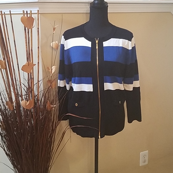 Sweater - Picture 1 of 4